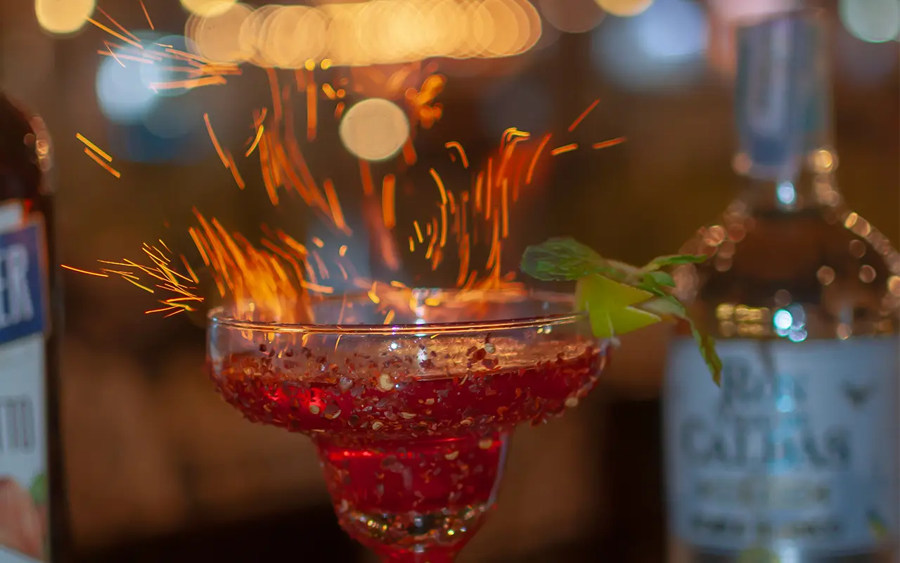 Cocteles flameados Auriga 🍸Déjate seducir <br> por el fuego 🔥